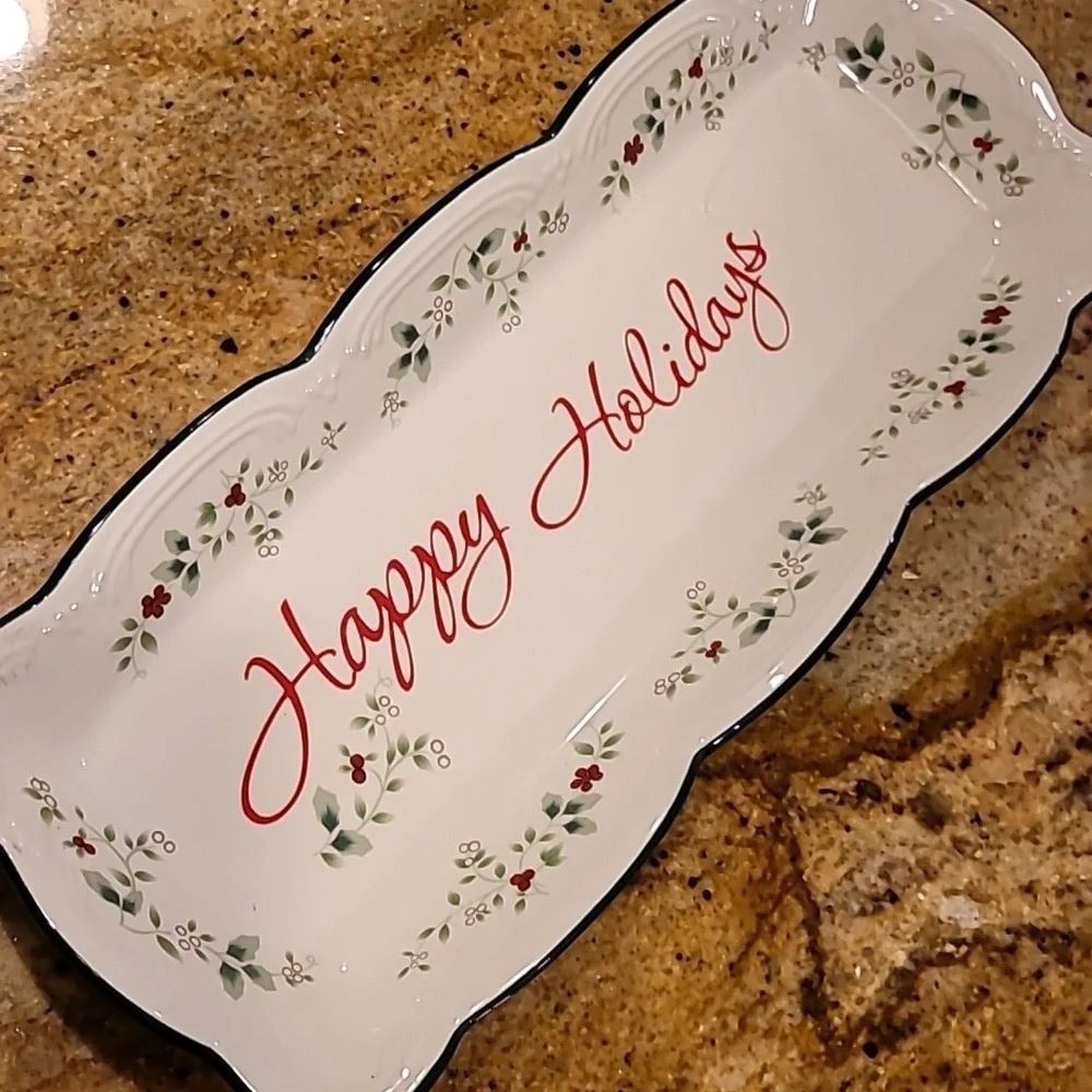 Pfaltzgraff Winterberry Happy Holidays Appetizer Tray